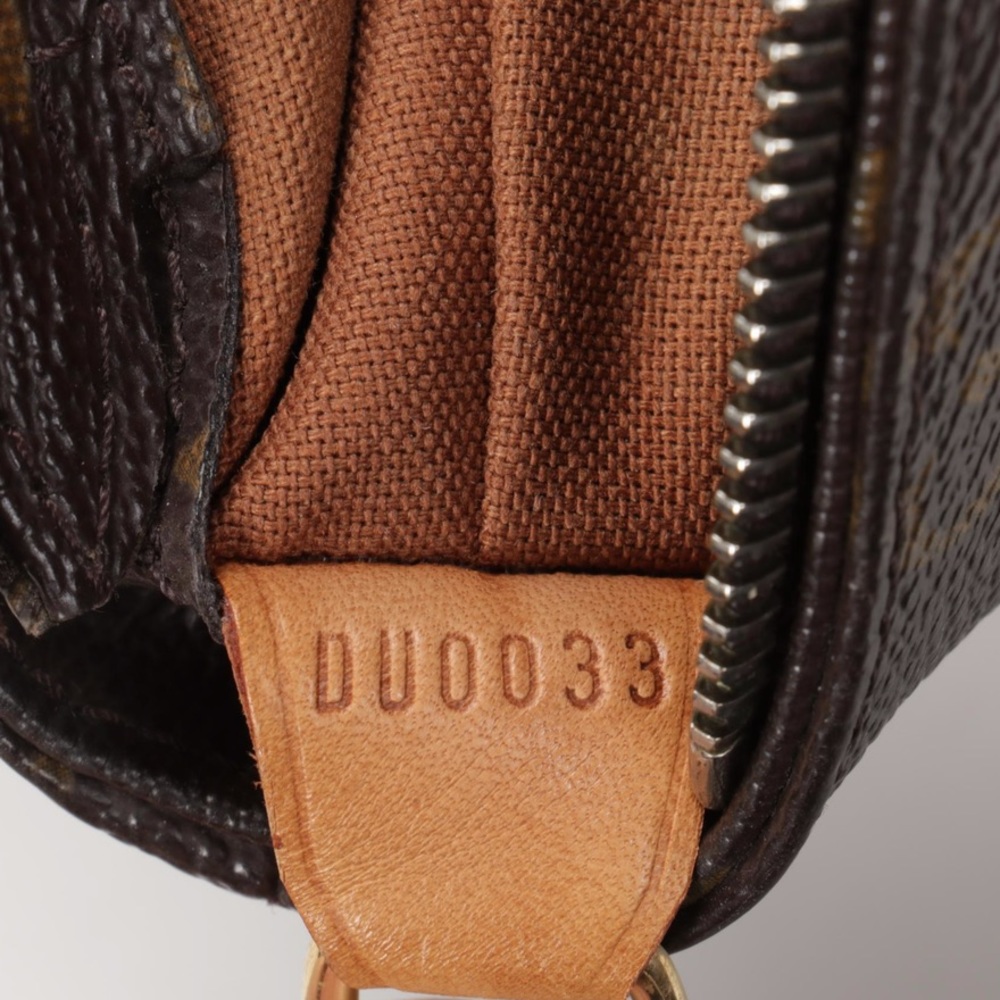 Louis Vuitton Cabas Mezzo Tote in Monogram… - Picture 10 of 10